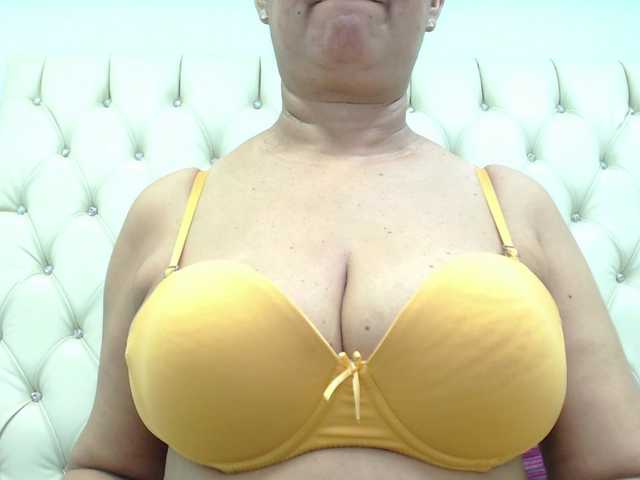 Fotoğraflar MilfPleasure1 50 tits .. 100 open pussy im flexible .. 65 anal ... 200 naked and play with toy