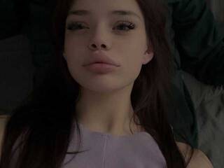 Erotik görüntülü sohbet mini-barbie