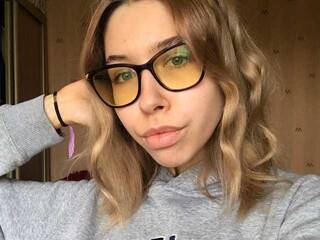 Erotik görüntülü sohbet MiraNero