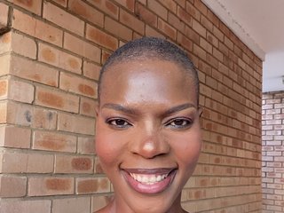 Erotik görüntülü sohbet Miss-Coco