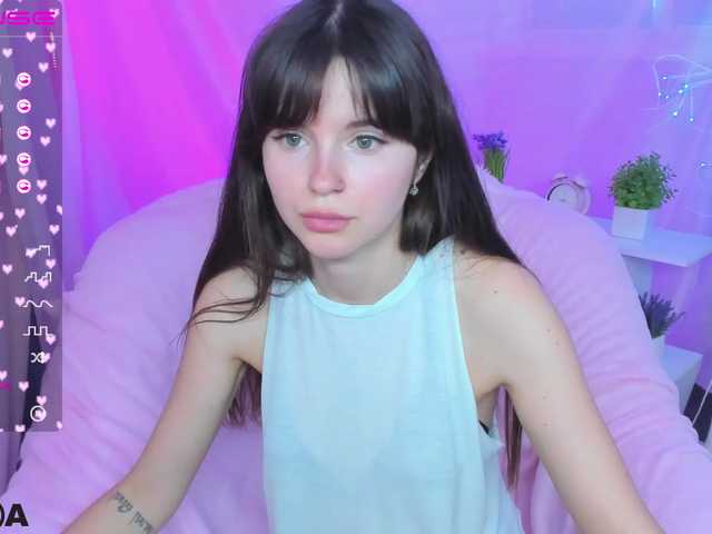 Fotoğraflar MiyaEvans ❤️❤️❤️Hey! I am New! Ready to play with you-My goal: Get Naked/2222 tokens/❤️❤️❤️ #new #feet #18 #natural #brunette [none]