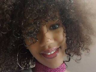 Erotik görüntülü sohbet MoanaFrenchy