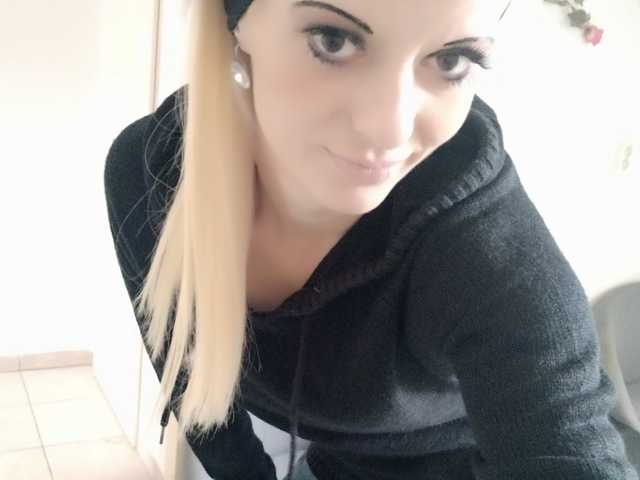 Profilin fotoğrafı MoaningKitty23