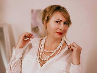 Erotik görüntülü sohbet MonicaMoor