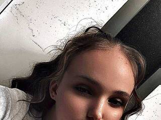 Erotik görüntülü sohbet MrsDiamond