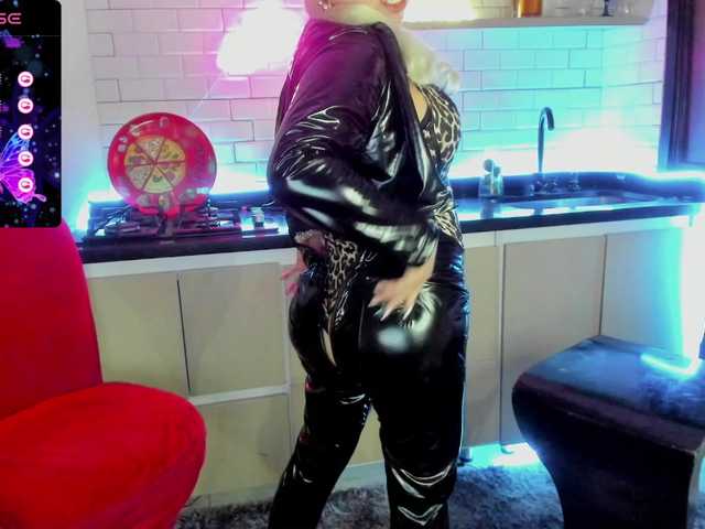 Fotoğraflar Myrnasexxx Lets fun together #milf #mature #lushcontrol #leather #mistress #sph #leather #mommy #humiliation #joi #findom