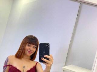 Erotik görüntülü sohbet NaiveCallie