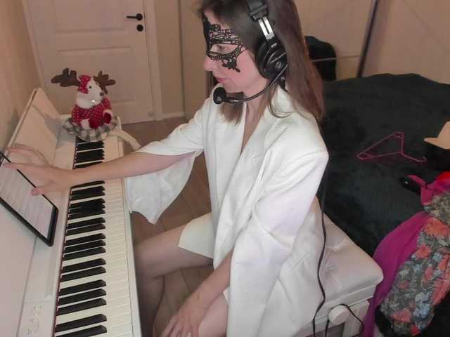 Fotoğraflar PianoGirl Hi everyone. I am Anastasia :) 101 Take off dress, 102 put on dress, 103 change the dress, 70 autodj - dance, 10001 - take off mask