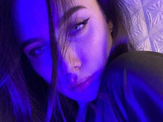 Erotik görüntülü sohbet NancyMoone