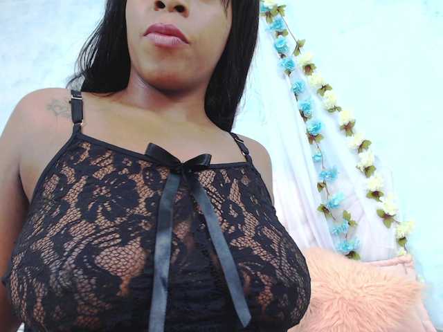 Yayın ekran görüntüleri NaomiFox