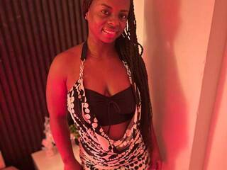 Erotik görüntülü sohbet Naomii-Cooper