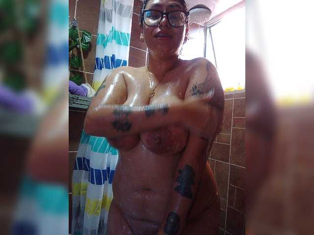 Fotoğraflar NatalyaLouvre Shower show.