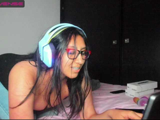 Fotoğraflar Nerdgirl Hi, I'm Alejandra, im 23 years old from Colombia, I'm working here to pay me collegue studies if u can sport me and have a fun time with me would be amazing