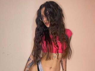 Erotik görüntülü sohbet NessaBarett1