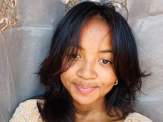 Erotik görüntülü sohbet Nickylouama