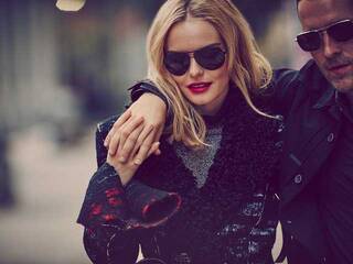 Erotik görüntülü sohbet Nicol-Nikko