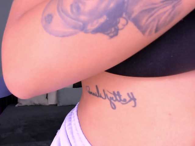 Yayın ekran görüntüleri Nicolle-mariee