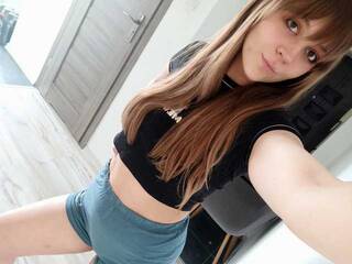 Erotik görüntülü sohbet NicollKiss