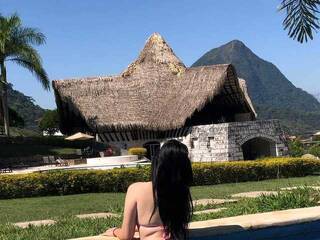 Erotik görüntülü sohbet NicolVelvet