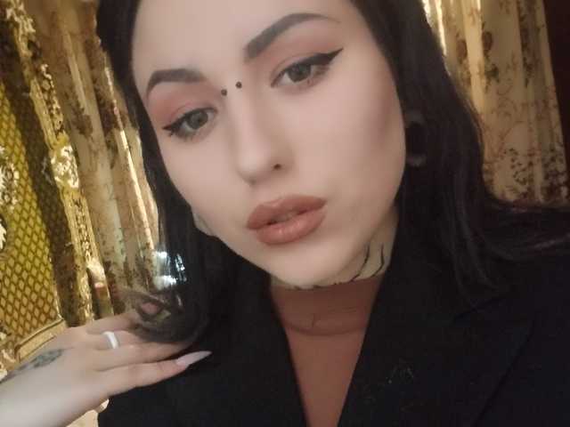 Profilin fotoğrafı Niki-Lin