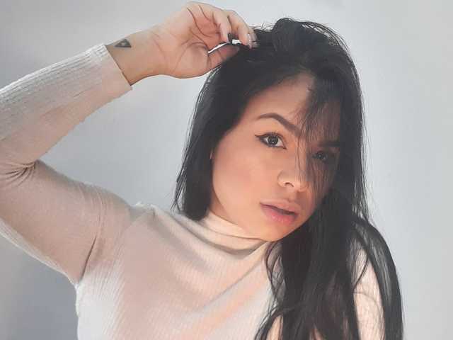 Profil resmi NINA-SUAREZ