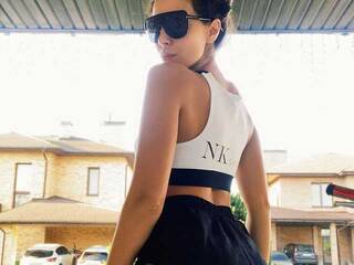 Erotik görüntülü sohbet Nini-n-Mayte