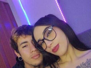 Erotik görüntülü sohbet NoahAndMegan