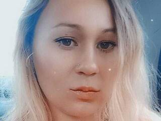 Erotik görüntülü sohbet NormaHall