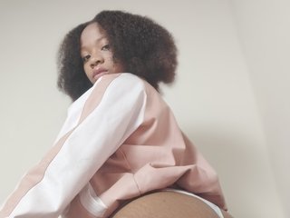 Erotik görüntülü sohbet NuruAziza