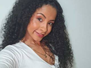 Erotik görüntülü sohbet PaitonAdams