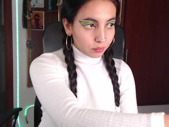 Fotoğraflar PepperLara #makeup #sexy #colombian #latina #latingirl #bdsm #bigass #prettyface #culogrande #coño #pussy #lovense