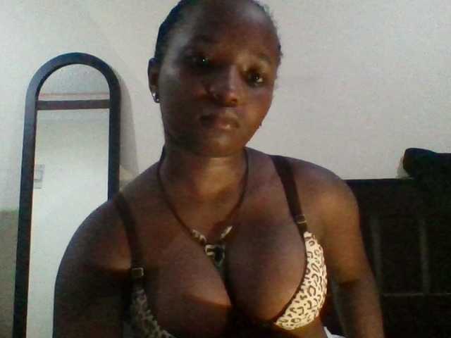 Yayın ekran görüntüleri Petite-girl