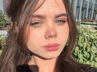 Erotik görüntülü sohbet PinkiRay