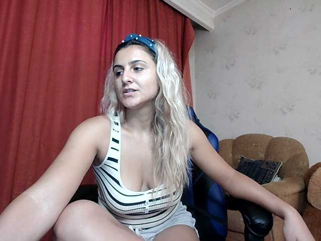 Fotoğraflar PlayfulNicole Lets meet better and lets have some fun :) Lush is on :) Offer me pleasure with your *****s ;) follow me