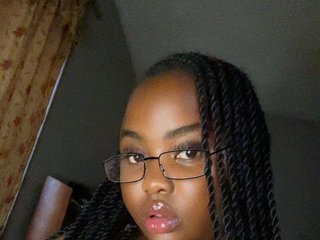 Erotik görüntülü sohbet PrettyJade