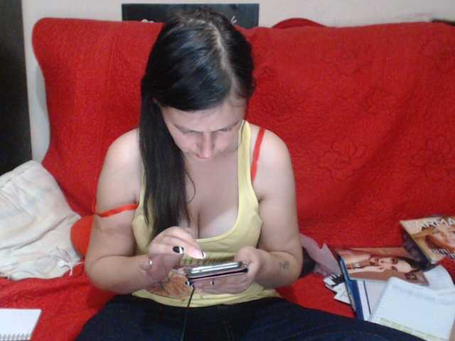 Yayın ekran görüntüleri PureJulie