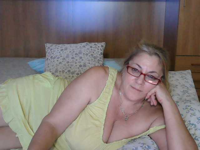 Fotoğraflar Mary_sweet MATURE WOMAN(60 years-)#MILF#BIG TITS NATURAL#HAIRY PUSSY#SMOKER#Guys press on the heart from the right angle if you like me#C2C IN PRV,GROUP OR IN CHAT FOR 199TKS(5MIN)#PM20TKS