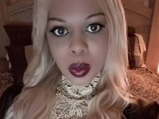 Erotik görüntülü sohbet QueenMorgan