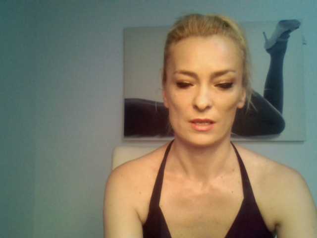 Yayın ekran görüntüleri QueenofBerlin