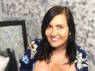 Erotik görüntülü sohbet Raqueel