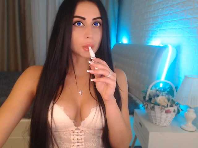 Fotoğraflar RebekaMay Hello guys! Make me wet with luch and i cum for u* Lets play**
