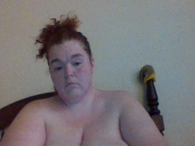 Fotoğraflar rednecklady1 Its Monday, in Lockdown due to COVID, what yall doing.