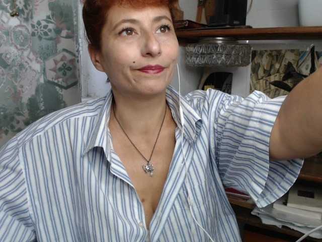 Fotoğraflar Ria777 I love hearing the tinkle of tips!Like me - 20tips or more) like my smale -20tips or more)like my eyes-20tips or more)stand up-30tips or more)open u cam-30tips)