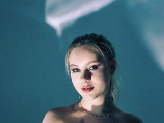 Erotik görüntülü sohbet Rinaaaa-cherry