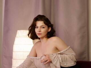 Erotik görüntülü sohbet Liralei