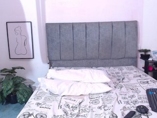 Erotik görüntülü sohbet RooseTaylor