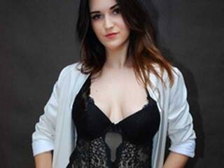 Erotik görüntülü sohbet RoxyCutii