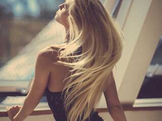 Erotik görüntülü sohbet Rozarr