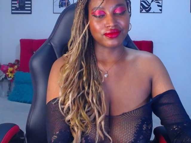Fotoğraflar RubyFetish Make me feel special,time to have fun ,make hot and squirt #ebony #bigboobs #squirt #latina #femdom #feet