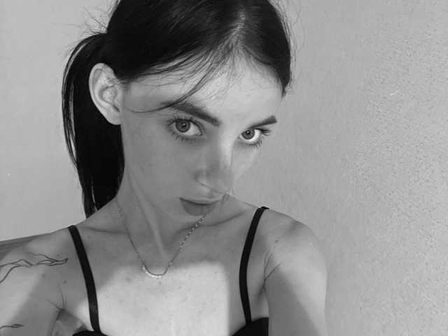 Profilin fotoğrafı adelinaaaa77